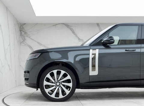 Land Rover Range Rover P530 SV 28