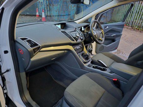 Ford C-Max 1.0T EcoBoost Titanium Euro 5 (s/s) 5dr 41