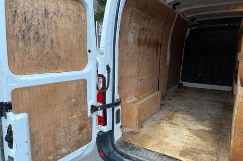 Renault Master 35 L3H3 LONG WHEEL BASE - REVERSE CAMERA - NEW MOT - FULL SERVICE HISTORY 37