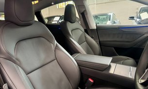 Tesla Model Y PREMIUM LONG RANGE AWD Diamond Black GROK AI Heated & Vented Seats 1 Owner 7