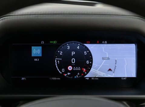 Land Rover Defender V8 14