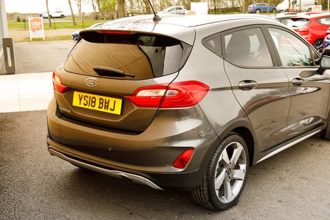 Ford Fiesta ACTIVE X 8
