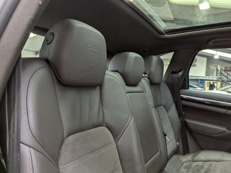 Porsche Cayenne 3.0 Cayenne D Platinum Edition V6 Tiptronic S A 4WD 5dr 61