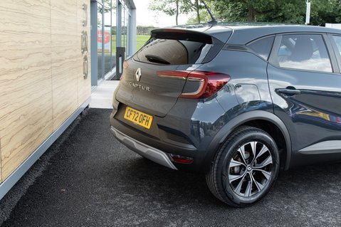 Renault Captur EVOLUTION TCE MHEV 8