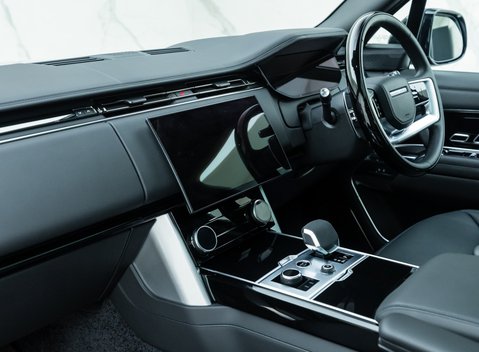 Land Rover Range Rover P530 Autobiography 18