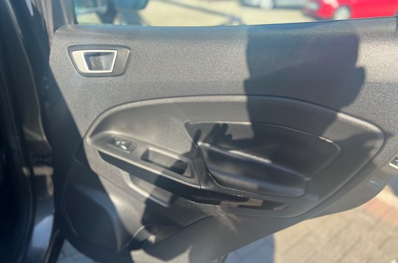 Ford Ecosport TITANIUM 23