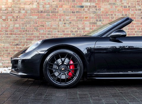 Porsche 911 Targa 4 GTS (991.2) 15