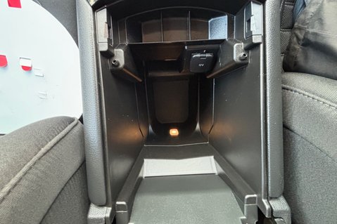 Ford Galaxy TITANIUM 1.5T !! LOOK !! 7 SEATS !! 10 SERVICES! 1 FORMER KEEPER! 27