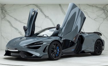 McLaren 765LT Spider 9