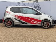 Volkswagen Up TSI up! GTI 10