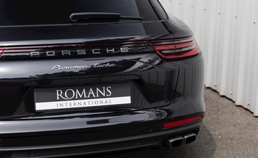 Porsche Panamera Turbo Sport Turismo 26
