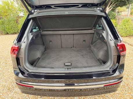 Volkswagen Tiguan 2.0 TDI BlueMotion Tech R-Line DSG 4Motion Euro 6 (s/s) 5dr 24