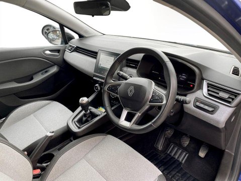 Renault Clio 1.0 TCe evolution Hatchback 5dr Petrol Manual Euro 6 (s/s) (90 ps) Air Con 12