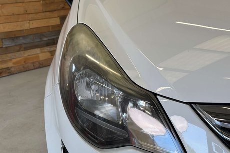 Vauxhall Corsa 1.2 16V Limited Edition Hatchback 3dr Petrol Manual Euro 5 (85 ps) 17