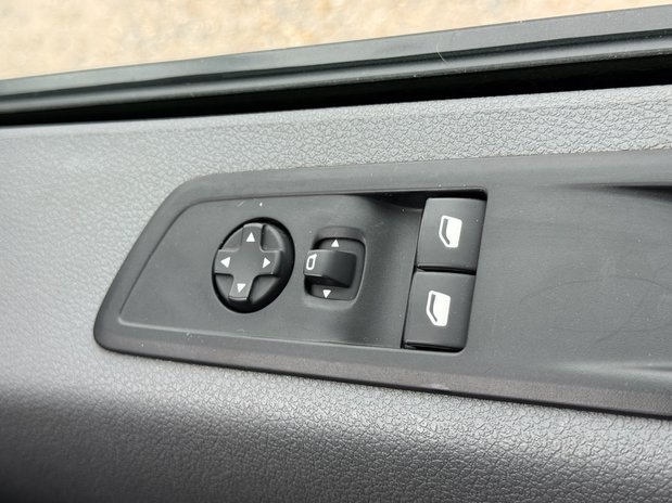 Vauxhall Vivaro SWB L1H1 [SOLD CM] Low Roof 3100 Air Con Sensors EURO 6 NO V 22