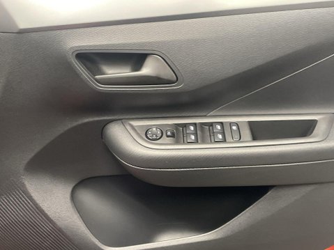 Vauxhall Frontera 44kWh Design SUV 5dr Electric Auto (113 ps) Parking Sensors 24