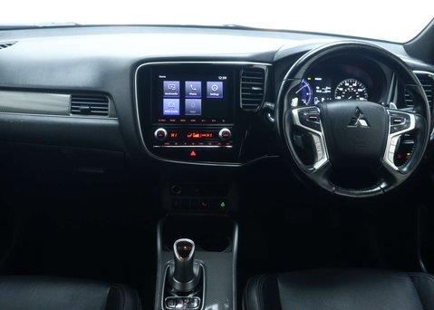 Mitsubishi Outlander 2.4h TwinMotor 13.8kWh Dynamic Safety SUV 5dr Petrol Plug-in Hybrid CVT 4WD 20