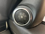 Land Rover Range Rover Evoque 2.0 D200 R-DYNAMIC HSE MHEV 32