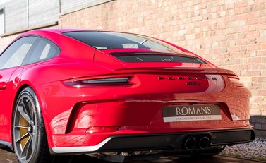Porsche 911 GT3 Touring 26