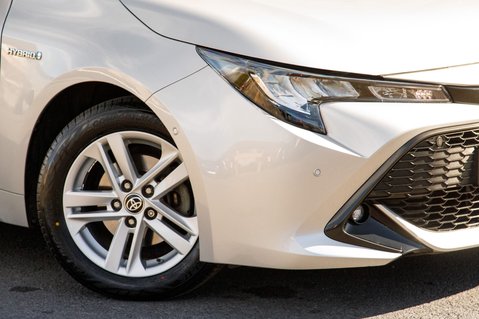 Toyota Corolla ICON TECH 11