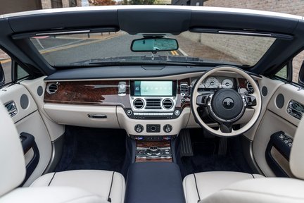 Rolls-Royce Dawn 17