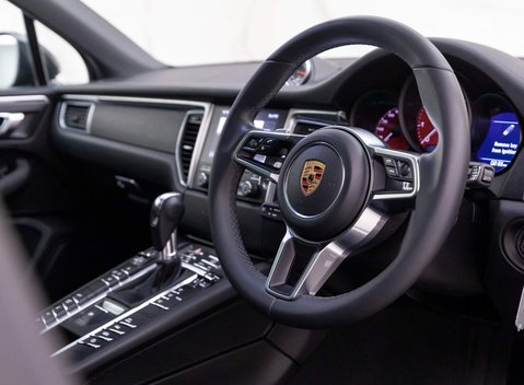 Porsche Macan GTS PDK 5