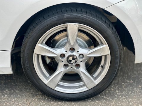 BMW 1 Series 2.0 120i Exclusive Edition Euro 5 (s/s) 2dr 46