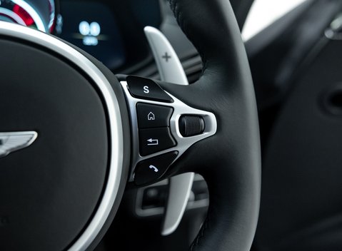 Aston Martin Vantage V8 20