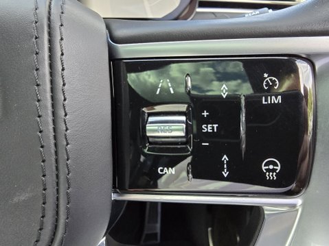 Land Rover Range Rover SV P510e PHEV 15