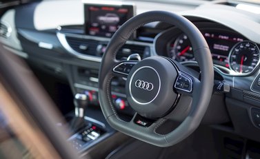 Audi RS6 Avant Performance 11