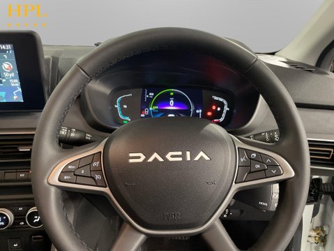 Dacia Jogger 1.6 Hybrid EXTREME MPV 5dr Petrol Hybrid Auto Euro 6 (s/s) (140 ps) 13