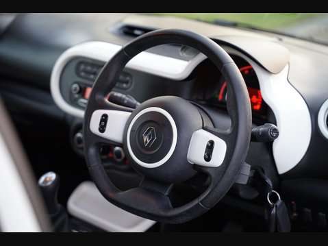 Renault Twingo 1.0 SCe Play Euro 6 5dr 21