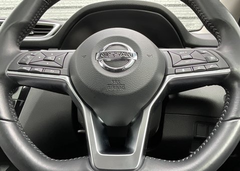 Nissan Qashqai 1.3 DIG-T TEKNA 23