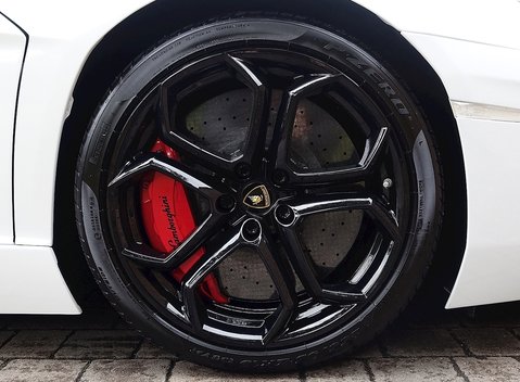 Lamborghini Aventador LP 700-4 16