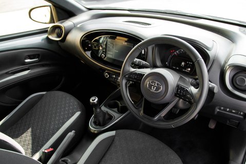 Toyota Aygo X VVT-I EDGE 4