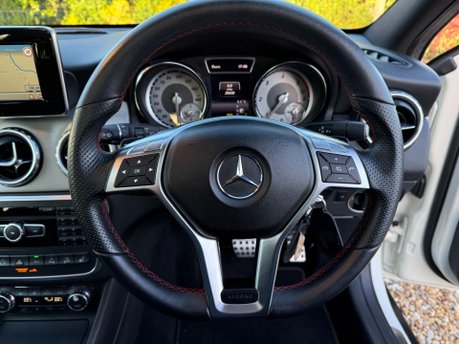 Mercedes-Benz GLA 2.1 GLA220d AMG Line (Premium Plus) SUV 5dr Diesel 7G-DCT 4MATIC Euro 6 (s/ 15