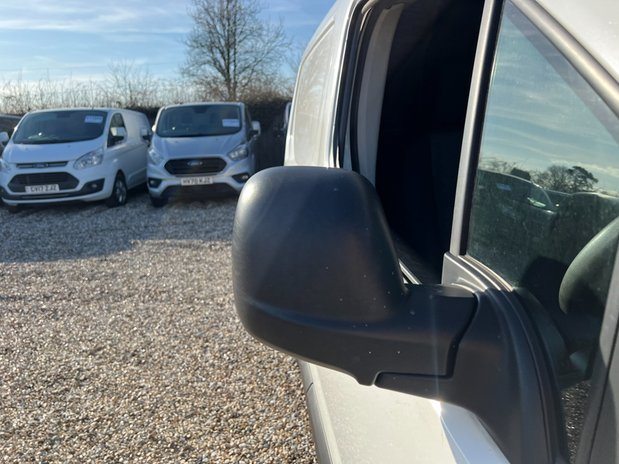Vauxhall Combo SWB L1H1 Low Roof 2000 Dynamic Air Con EURO 6 NO VAT 18