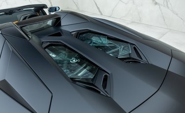 Lamborghini Aventador S LP 740-4 ROADSTER 34