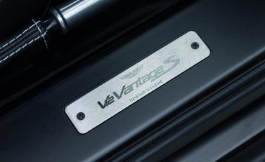 Aston Martin V12 Vantage S 24