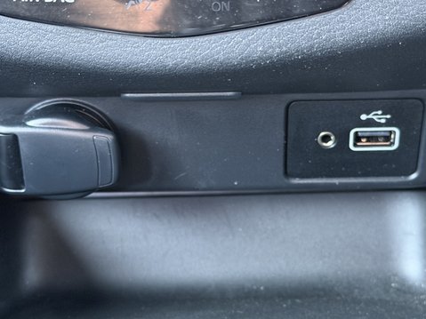 Nissan Juke 1.0 DiG-T 114 N-Connecta 5dr DCT 27