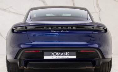 Porsche Taycan TURBO 5