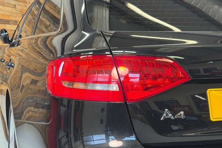 Audi A4 2.0 TFSI S line Estate 5dr Petrol S Tronic quattro Euro 5 (s/s) (211 ps) 15