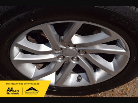Land Rover Discovery Sport 2.0 Discovery Sport SE Tech TD4 4WD 5dr 25