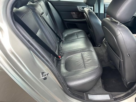 Jaguar XF 3.0d S V6 Portfolio Saloon 4dr Diesel Auto Euro 5 (275 ps) 13