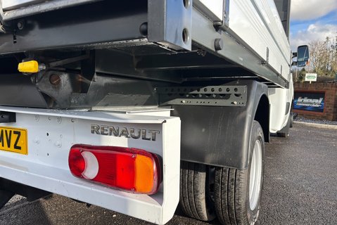 Renault Master ML35TW 130 ps dCi Business Tipper with Air Con / Tow Axle / Sat Nav 21