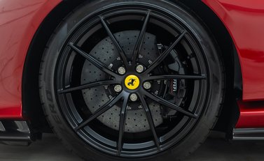 Ferrari 812 Competizione 29