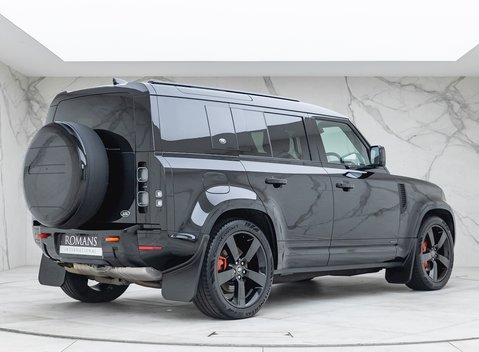Land Rover Defender 110 D300 X 7