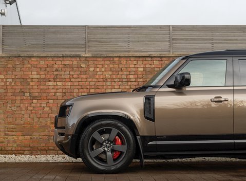 Land Rover Defender 110 X P400 23