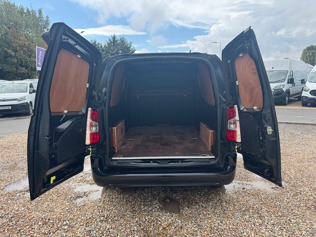 Citroen Berlingo AUTO LWB L2H1 Low Roof Driver Air Con Alloys Senso 8