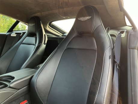 Aston Martin Vantage V8 46